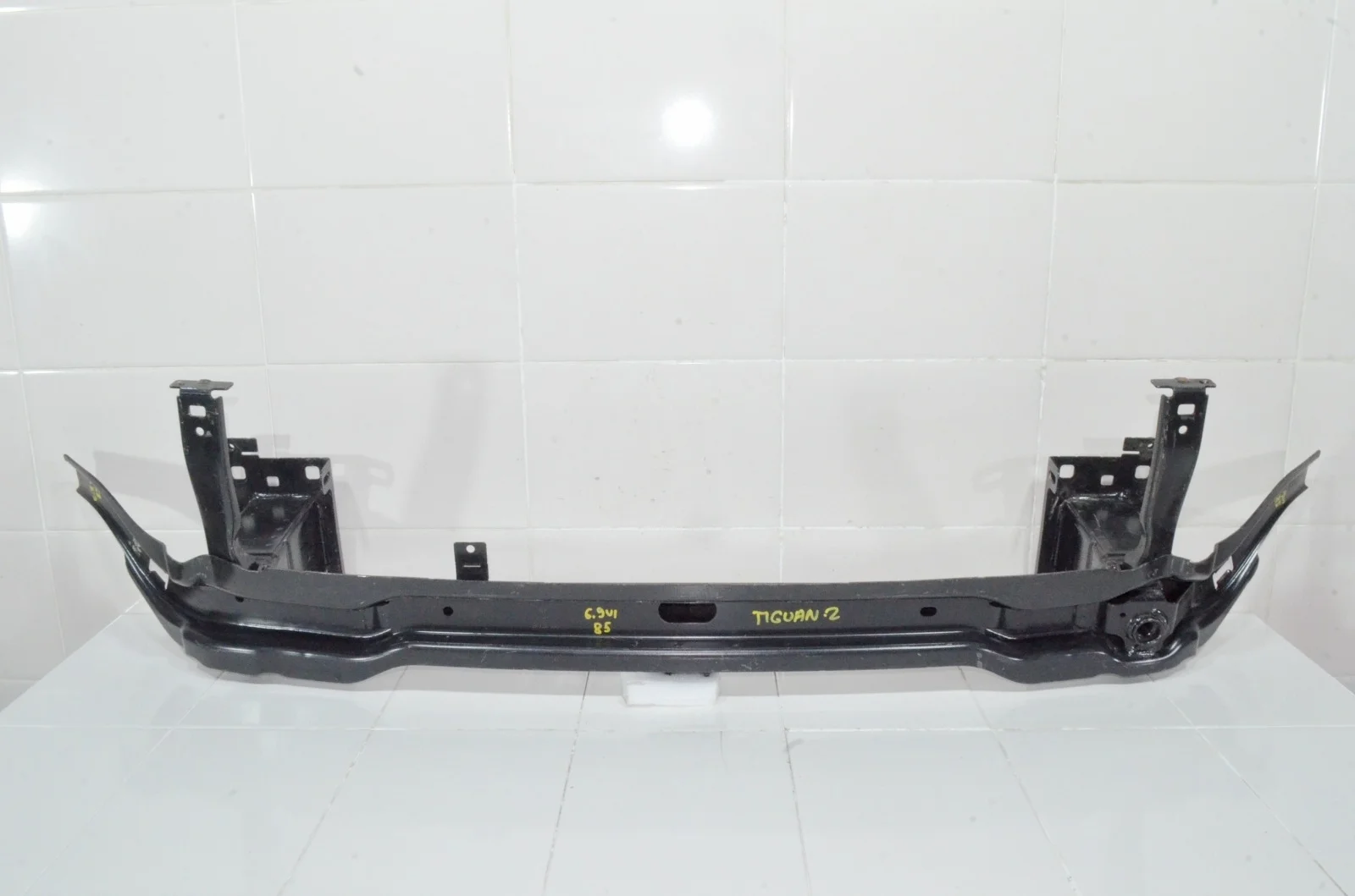 Усилитель бампера VOLKSWAGEN TIGUAN 2016+ 5NA807109M 2, передний