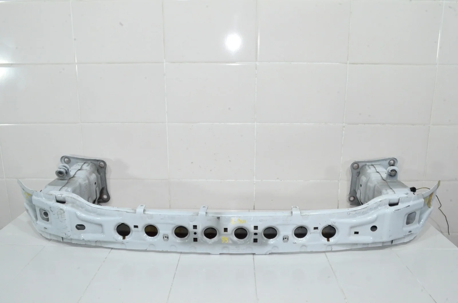 Усилитель бампера Ford Kuga 2016+ 1872793 CBS, передний