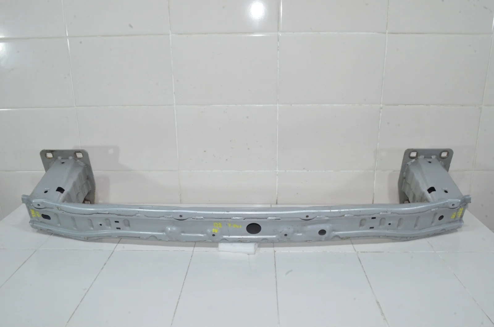 Усилитель бампера LAND ROVER DISCOVERY SPORT 2015+ LR059013 L550, передний