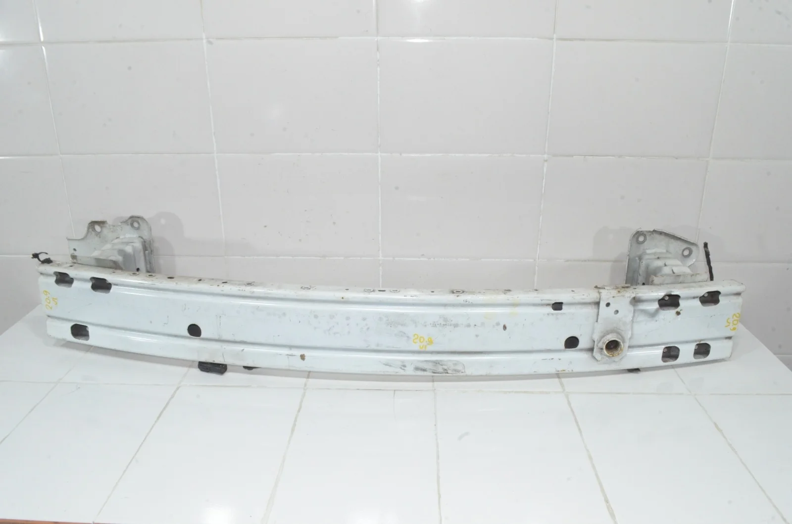 Усилитель бампера NISSAN QASHQAI 2013+ F20304EAMA J11, передний