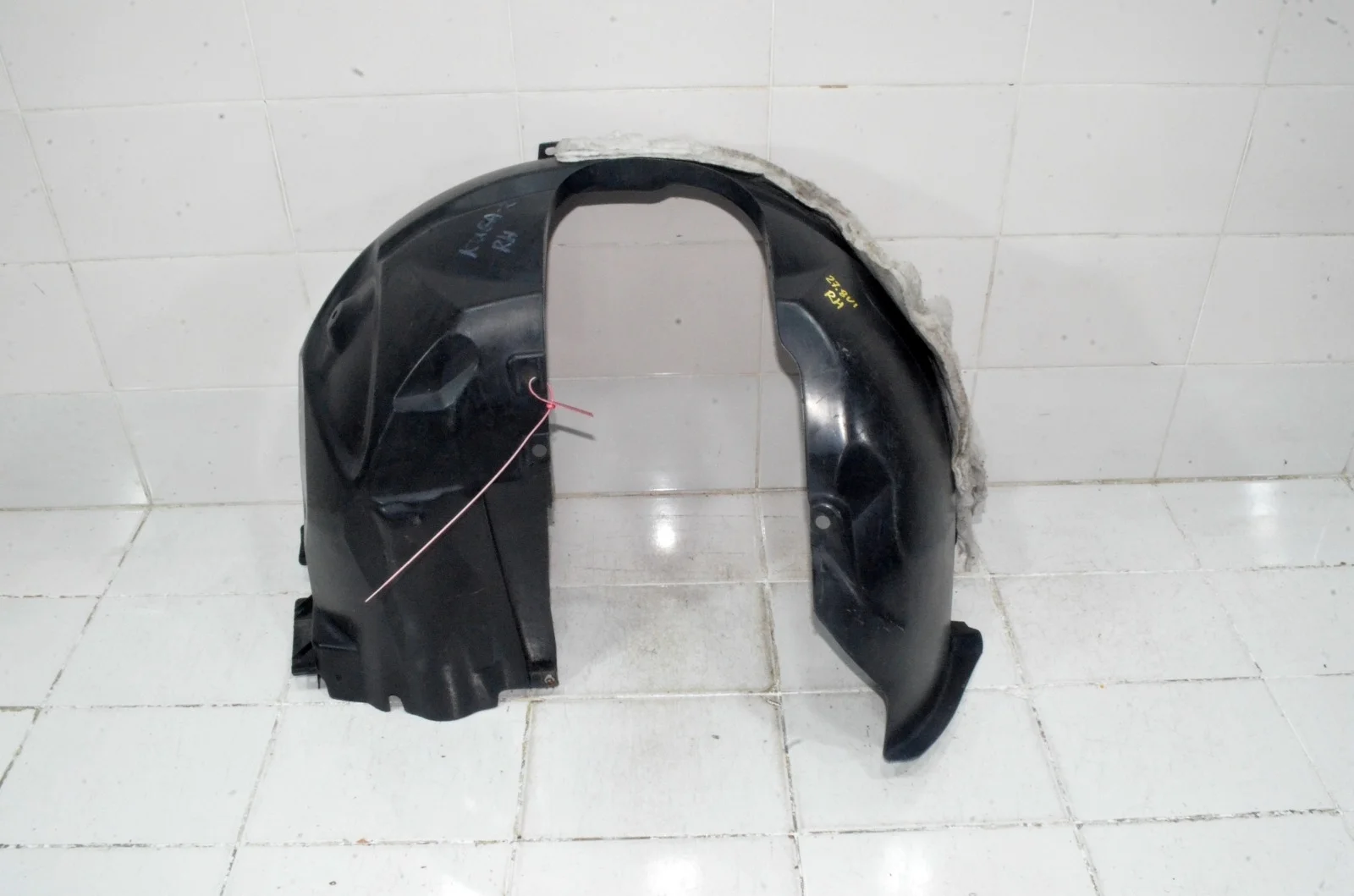 Подкрылок Ford Kuga 2012+ 1799612 CBS, передний правый