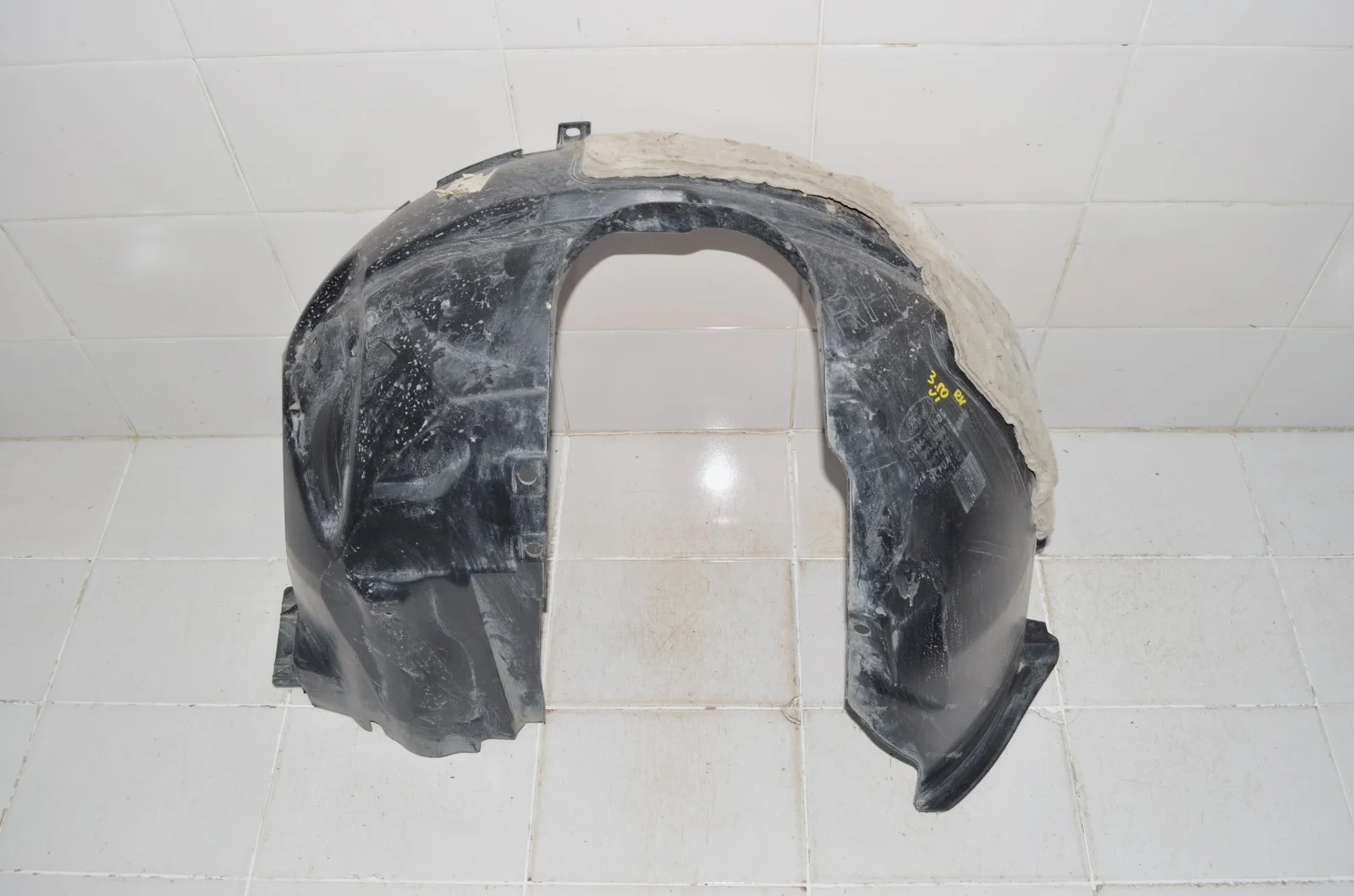 Подкрылок Ford Kuga 2012+ 1799612 CBS, передний правый