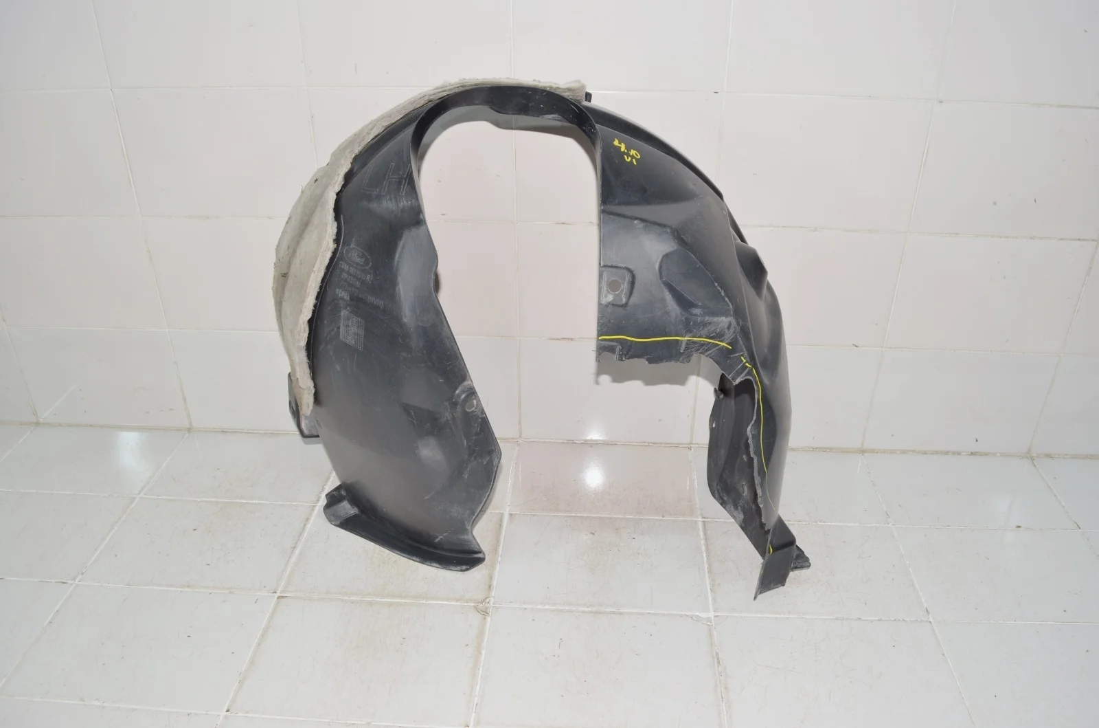 Подкрылок Ford Kuga 2012+ 2454611 CBS, передний левый