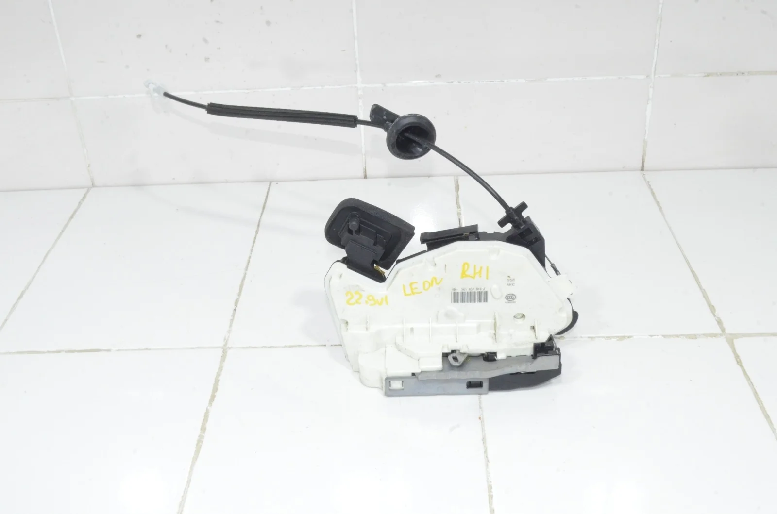 Замок двери SEAT LEON 2012+ 5K1837016J 5F, передний правый