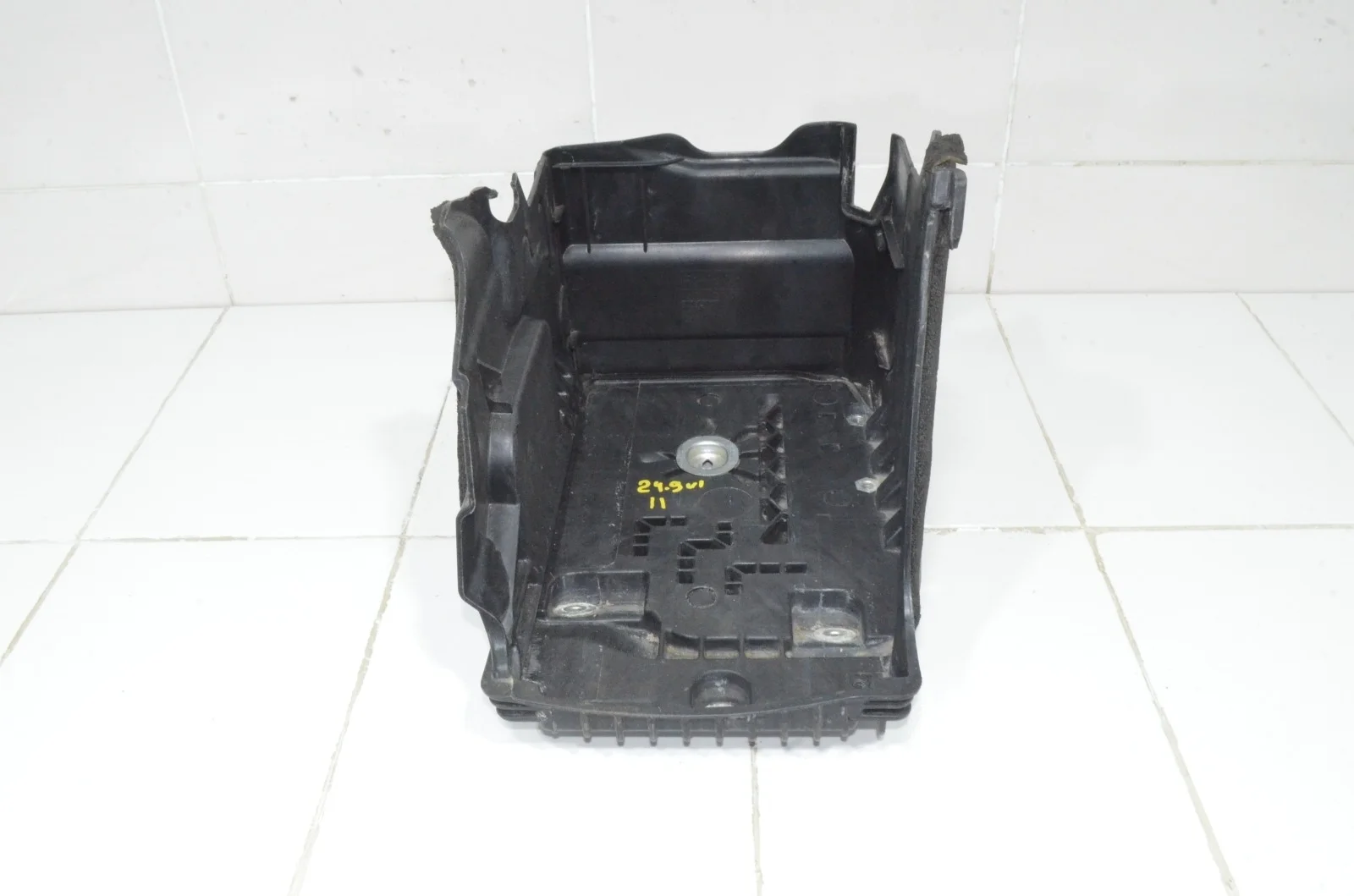 Площадка аккумулятора LAND ROVER DISCOVERY SPORT 2015+ LR023753 L550