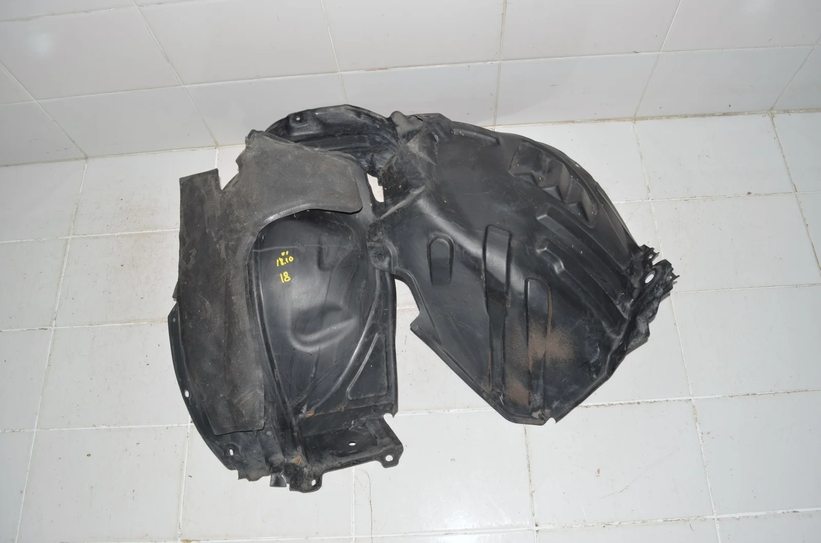 Подкрылок NISSAN JUKE 2010+ 638431KA0A F15, передний левый