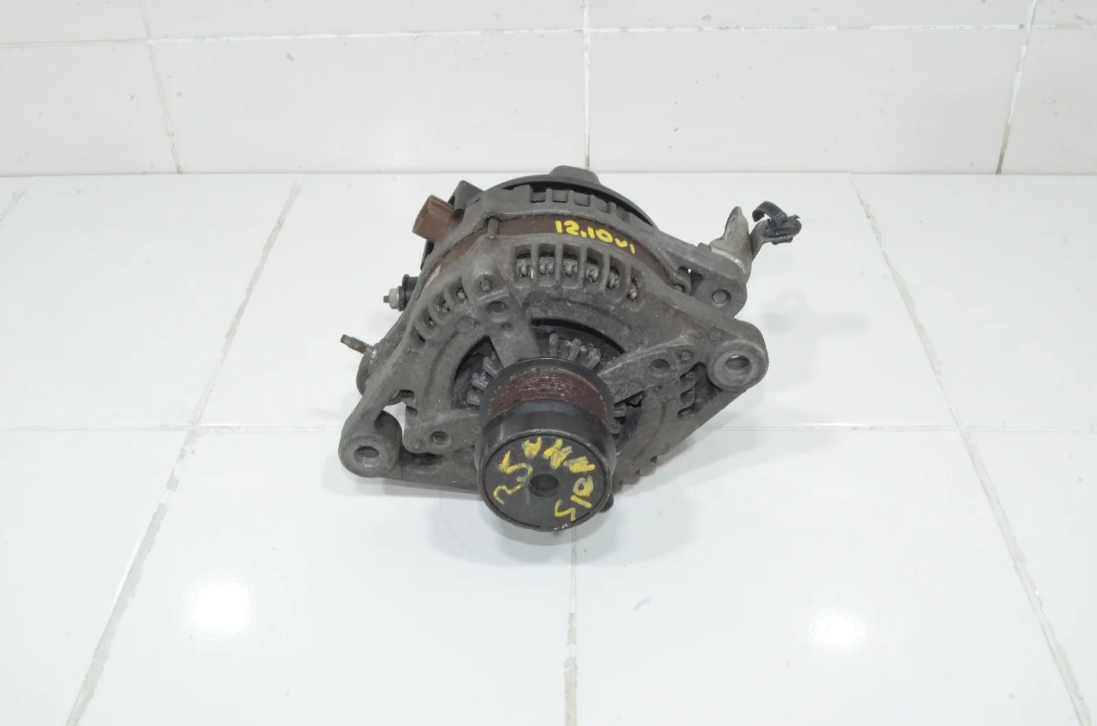 Генератор Toyota Sienna 2010+ 270600P240 XL30