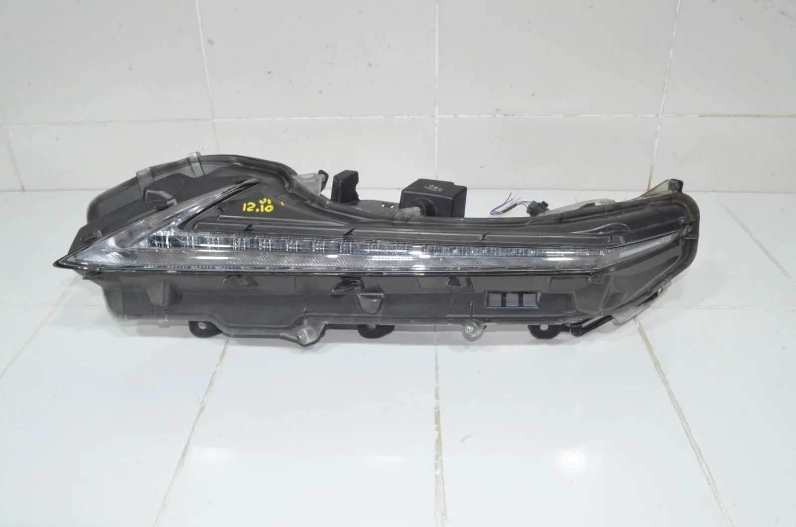 Фонарь габаритный ДХО Lexus NX300h 2019 8162078090 Z10, передний левый