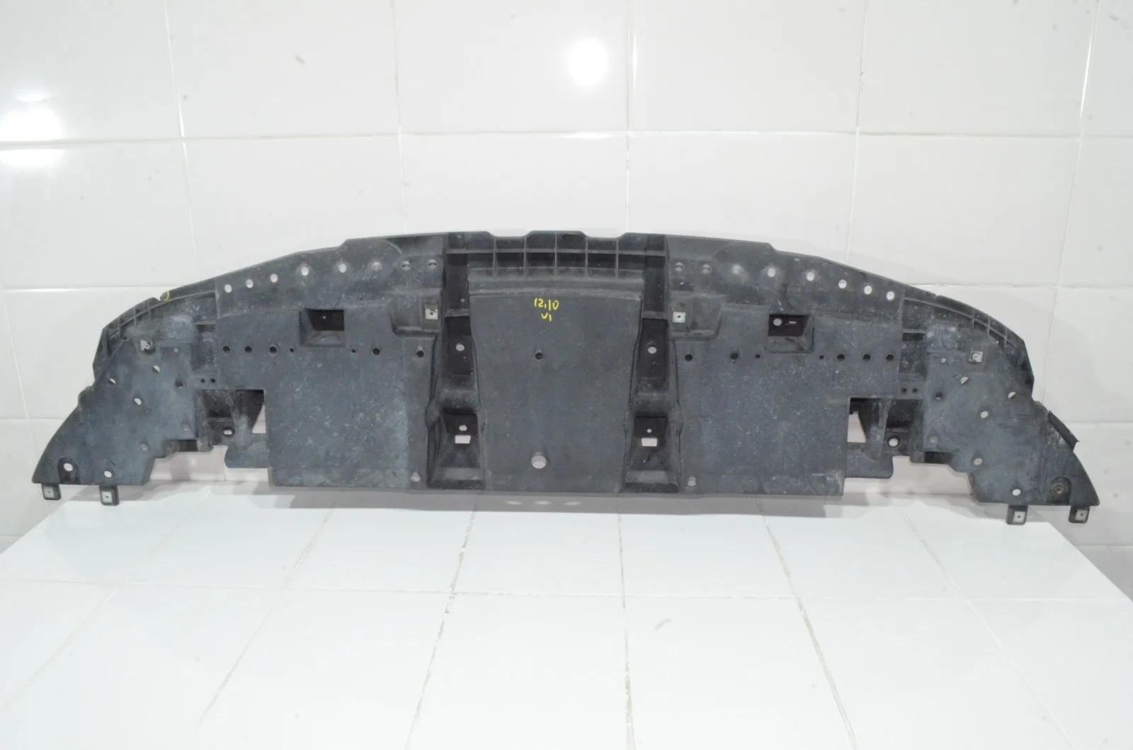 Пыльник бампера Lexus NX300h 2019 5261878010 Z10, передний