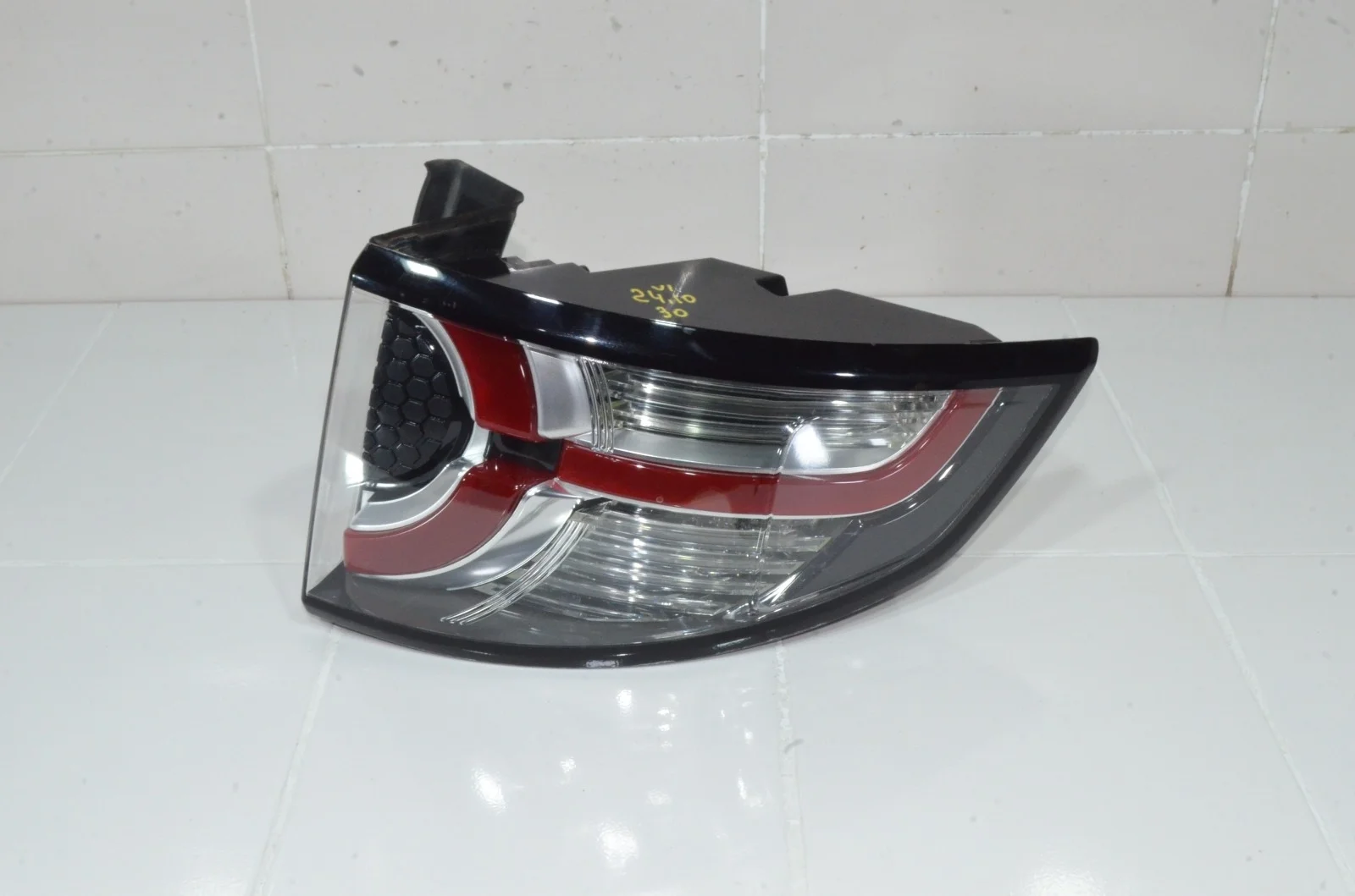 Фонарь LAND ROVER DISCOVERY SPORT 2015+ LR079575 L550, правый