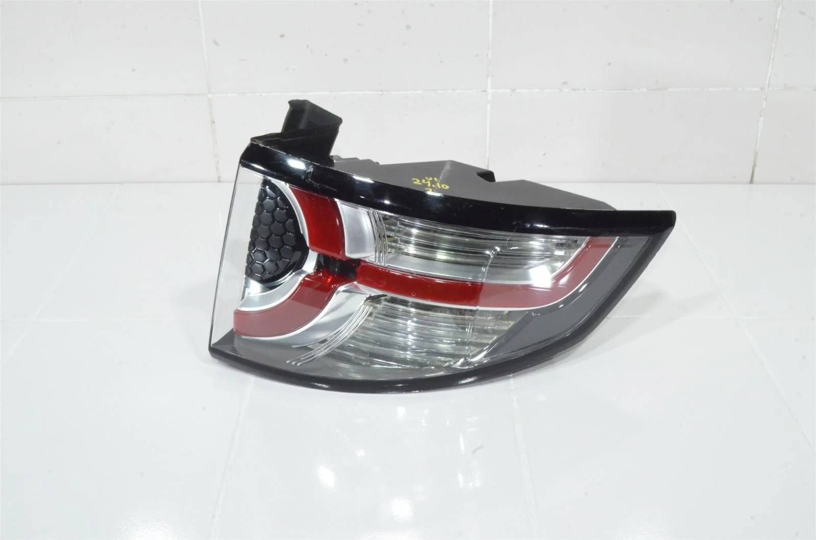 Фонарь LAND ROVER DISCOVERY SPORT 2015+ LR079575 L550, правый