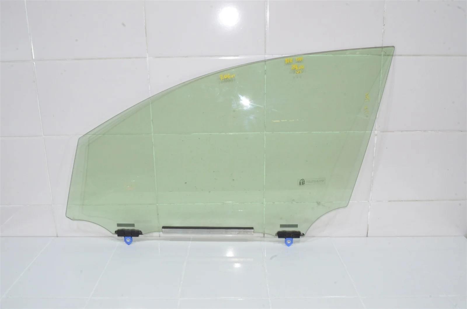 Стекло двери Lexus NX300h 2014+ 6810278010 Z10, переднее левое