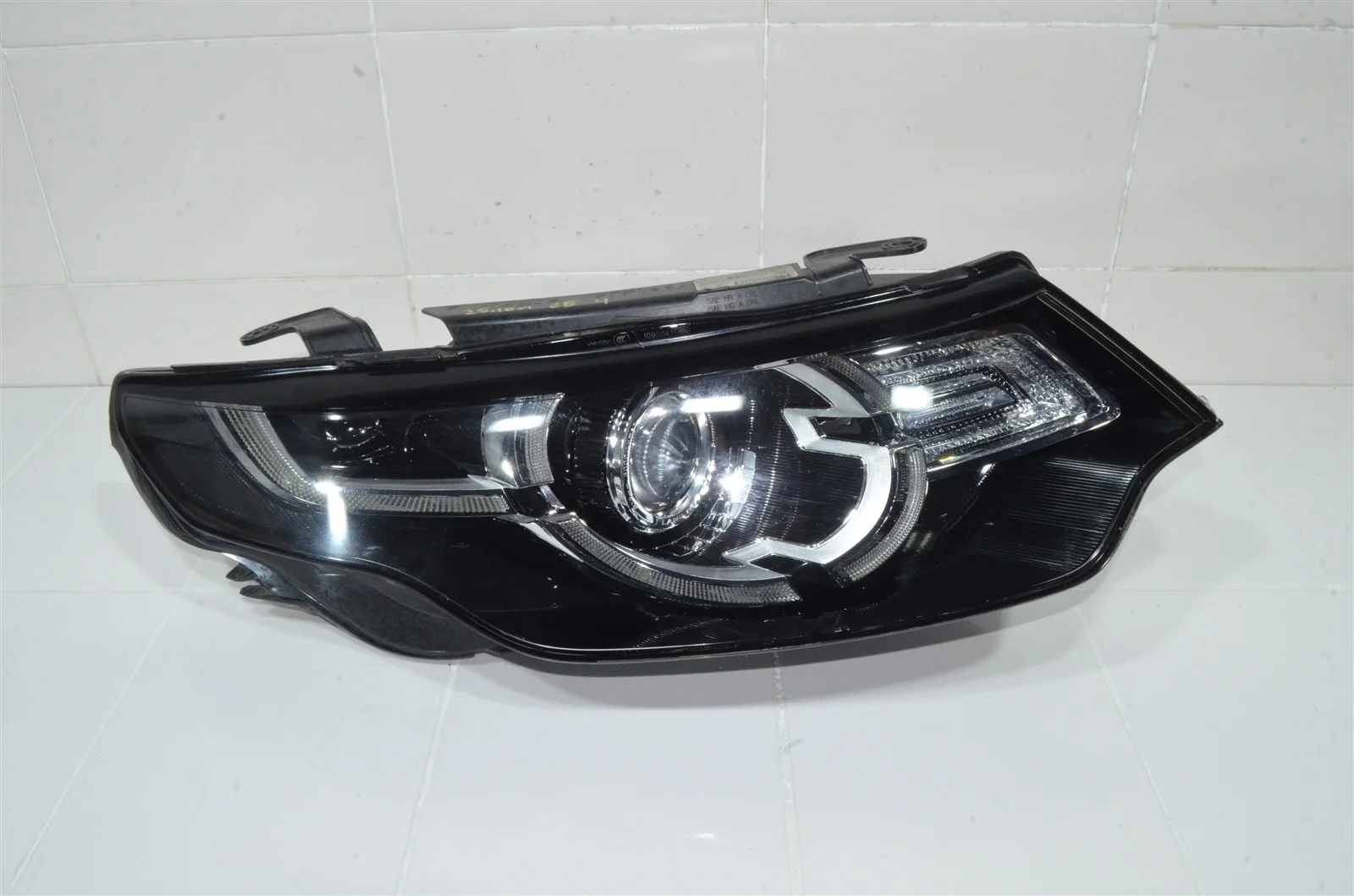 Фара LAND ROVER DISCOVERY SPORT 2015+ LR060880 L550, правая