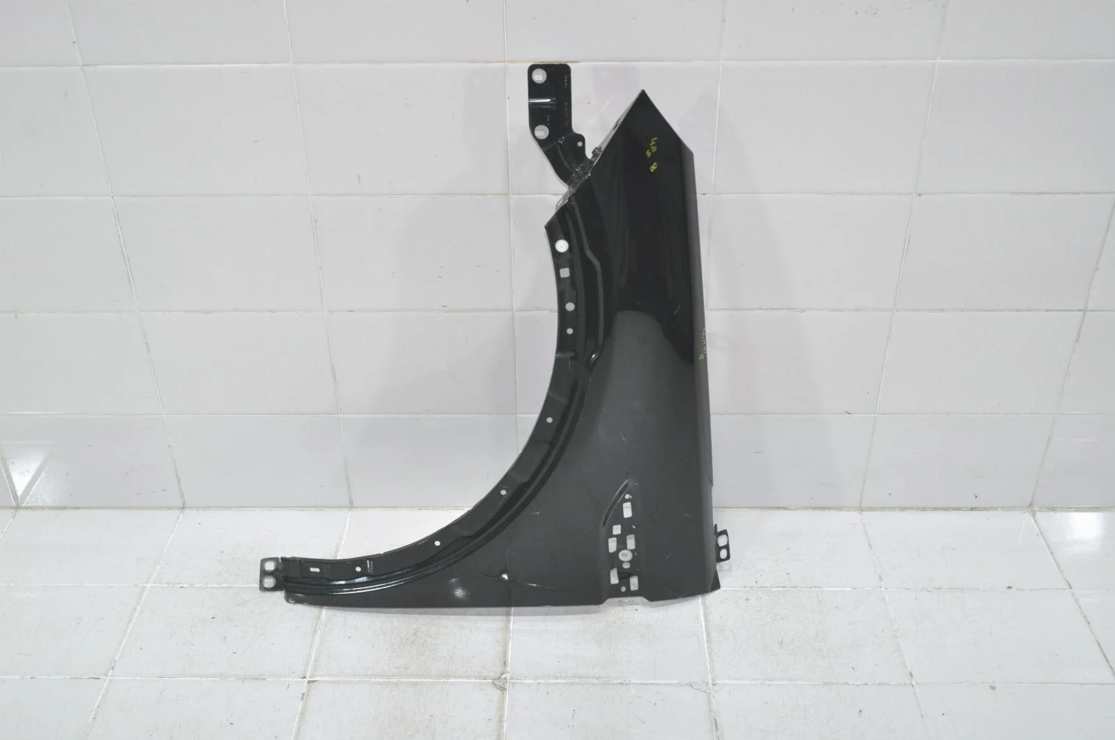 Крыло LAND ROVER DISCOVERY SPORT 2015+ LR061384 L550, переднее левое