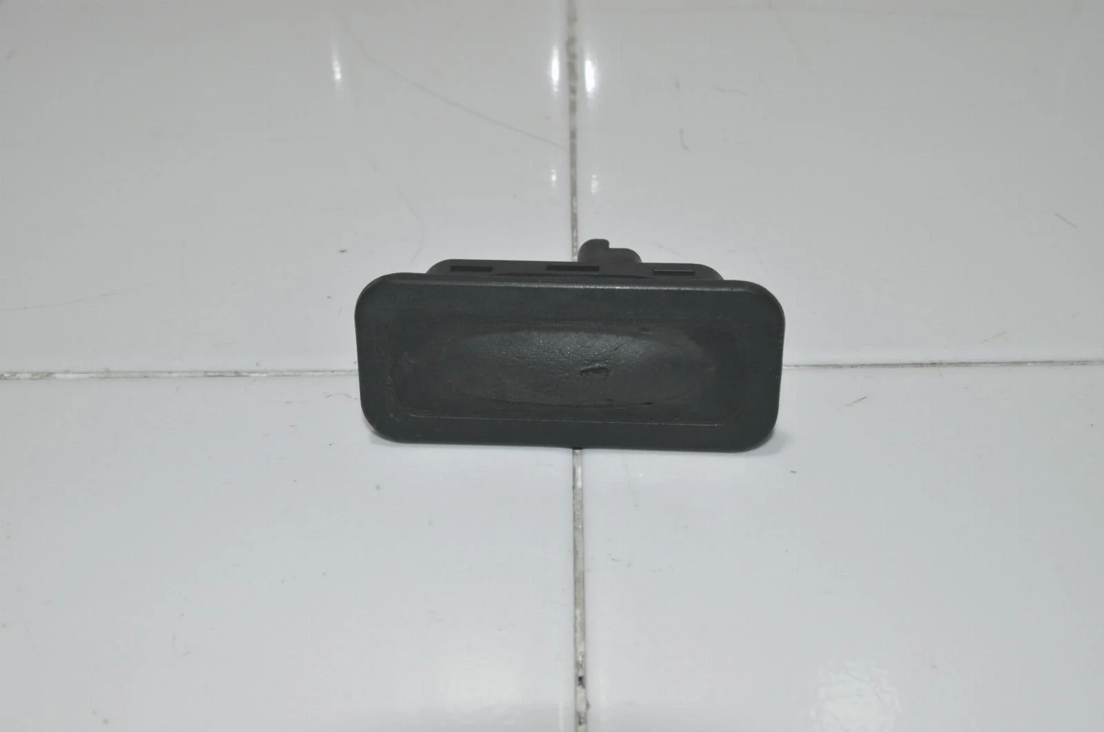 Ручка открывания багажника RENAULT GRAND SCENIC 2010 8200076256 3, задняя