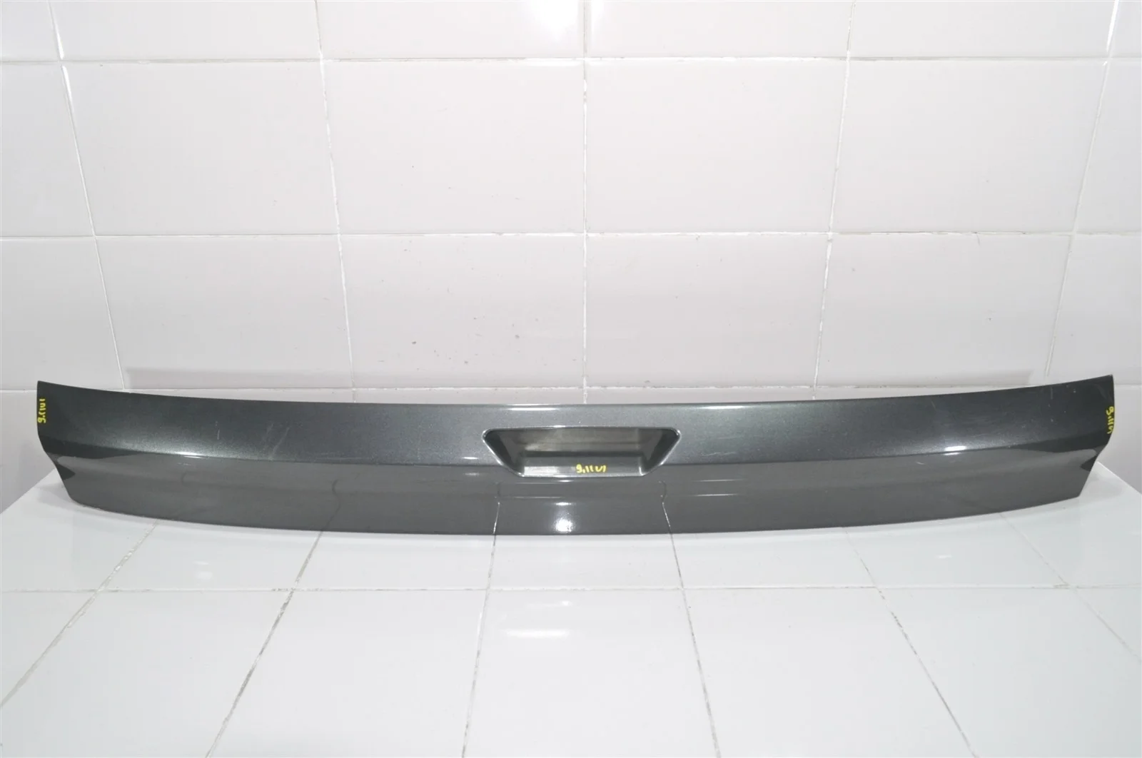 Накладка крышки багажника Ford Kuga 2012+ 1808034 CBS