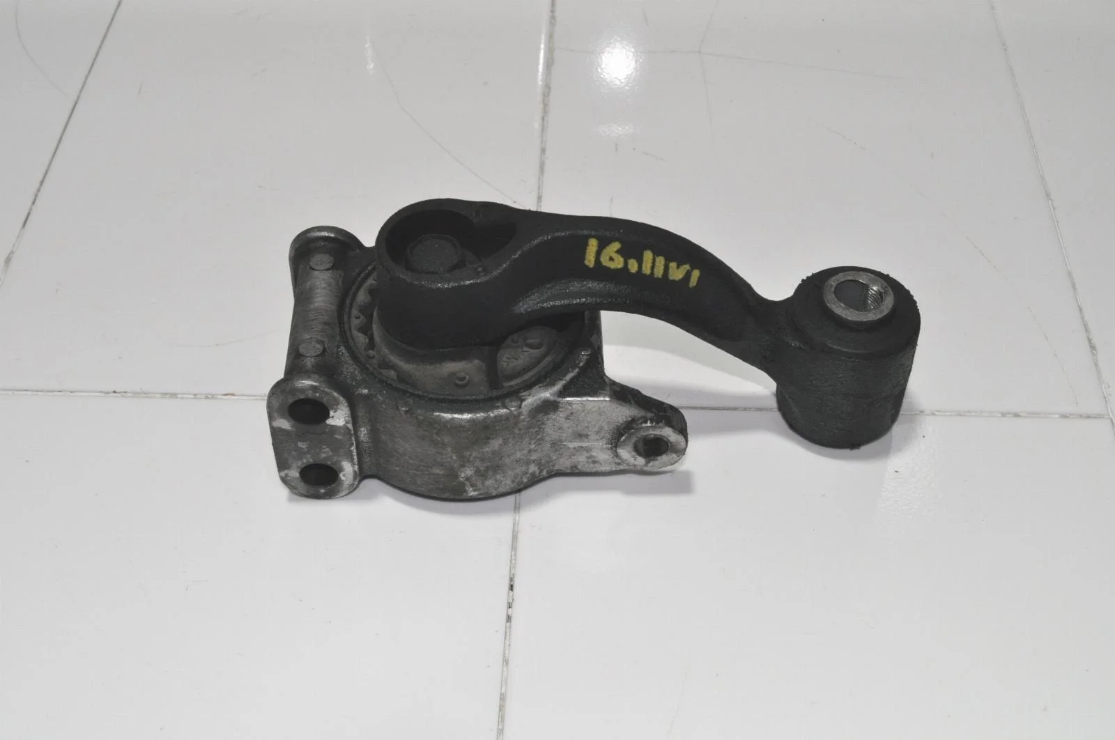 Опора двигателя NISSAN PATHFINDER 2012+ 113603KA0A R52, задняя