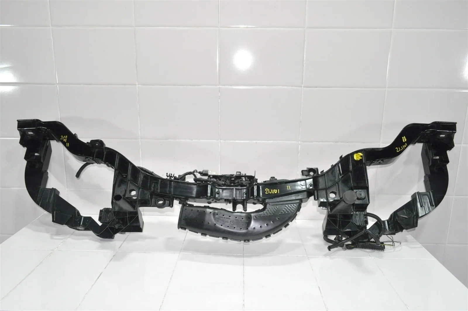 Панель передняя (телевизор) Ford Kuga 2012+ 1788544 CBS