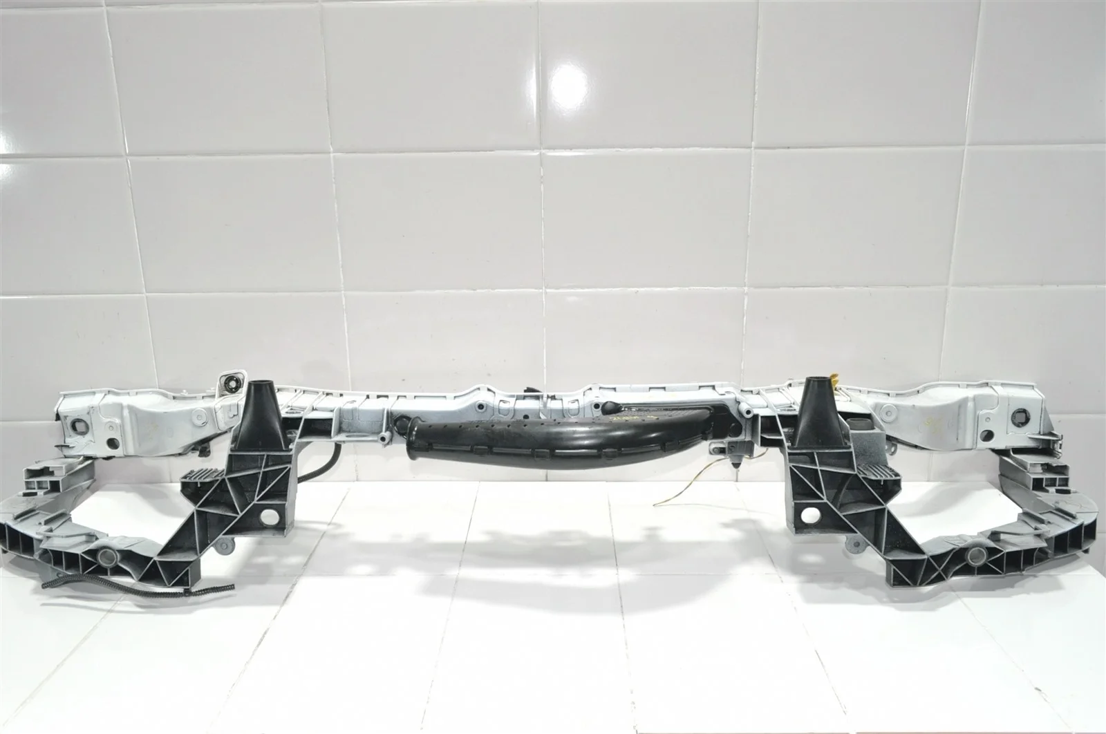 Панель передняя (телевизор) Ford Kuga 2012+ 1788544 CBS