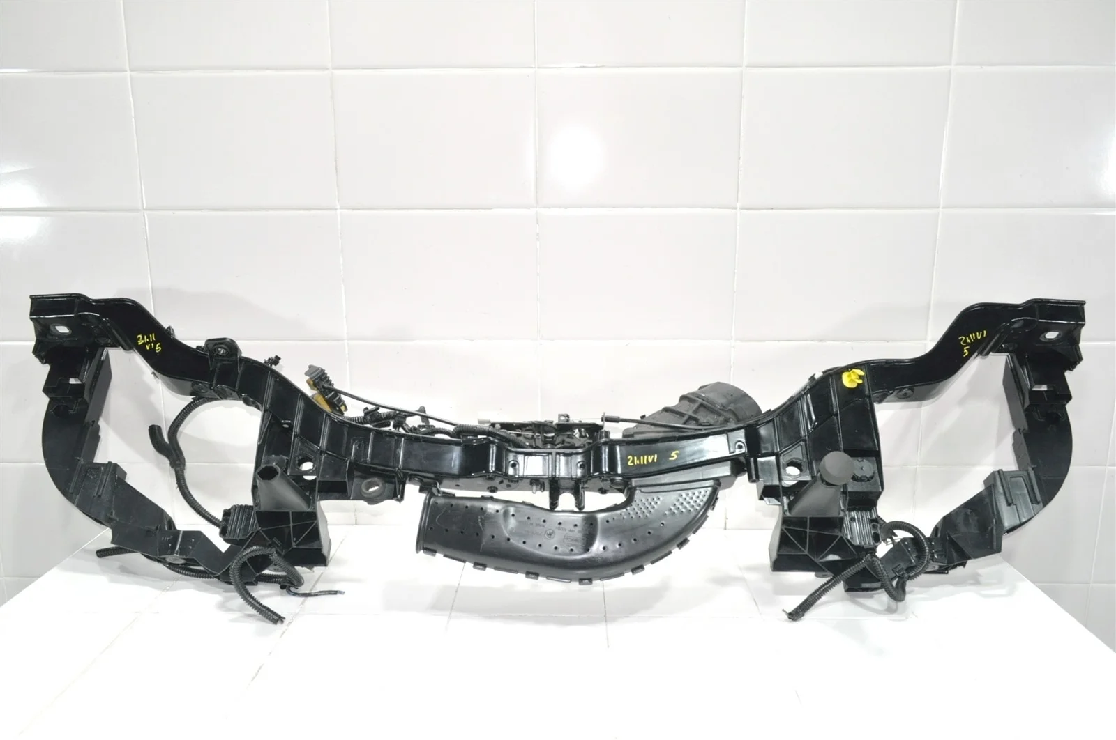 Панель передняя (телевизор) Ford Kuga 2012+ 1788544 CBS