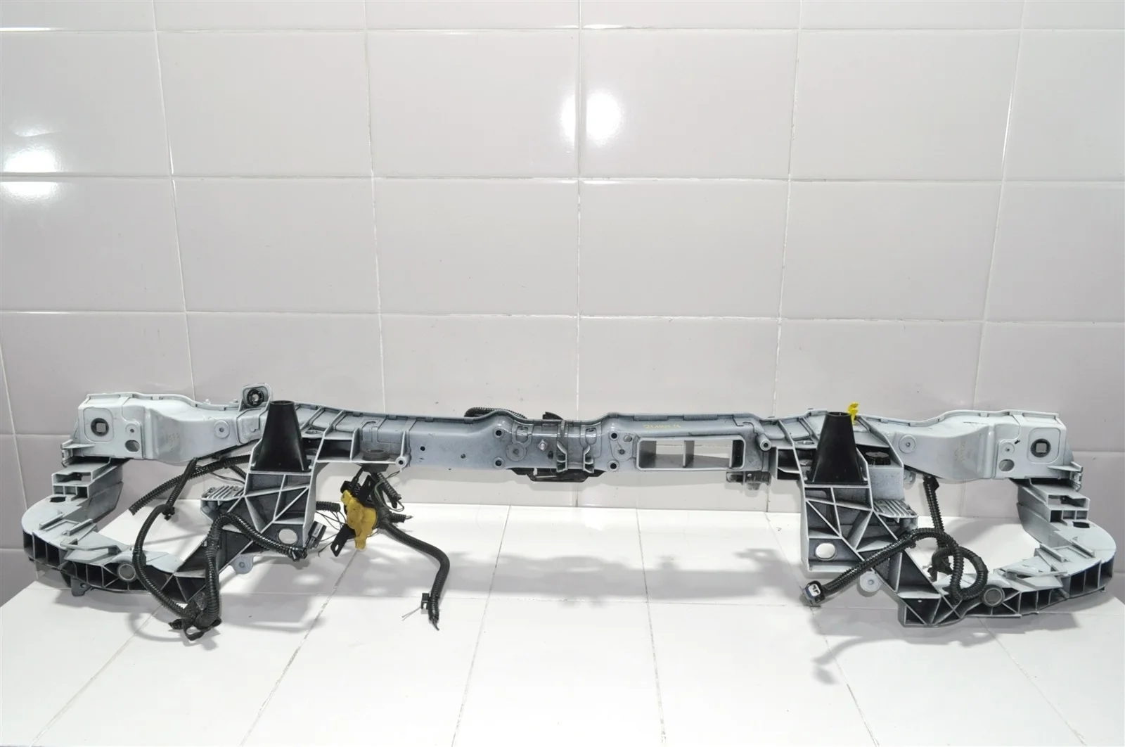 Панель передняя (телевизор) Ford Kuga 2012+ 1788544 CBS