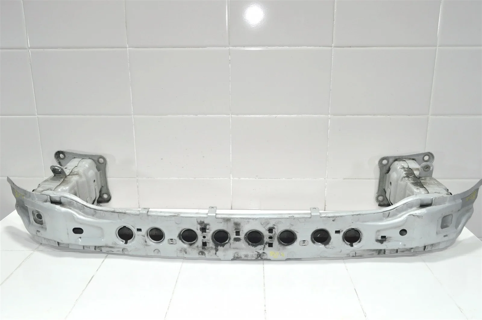 Усилитель бампера Ford Kuga 2016+ 1872793 CBS, передний