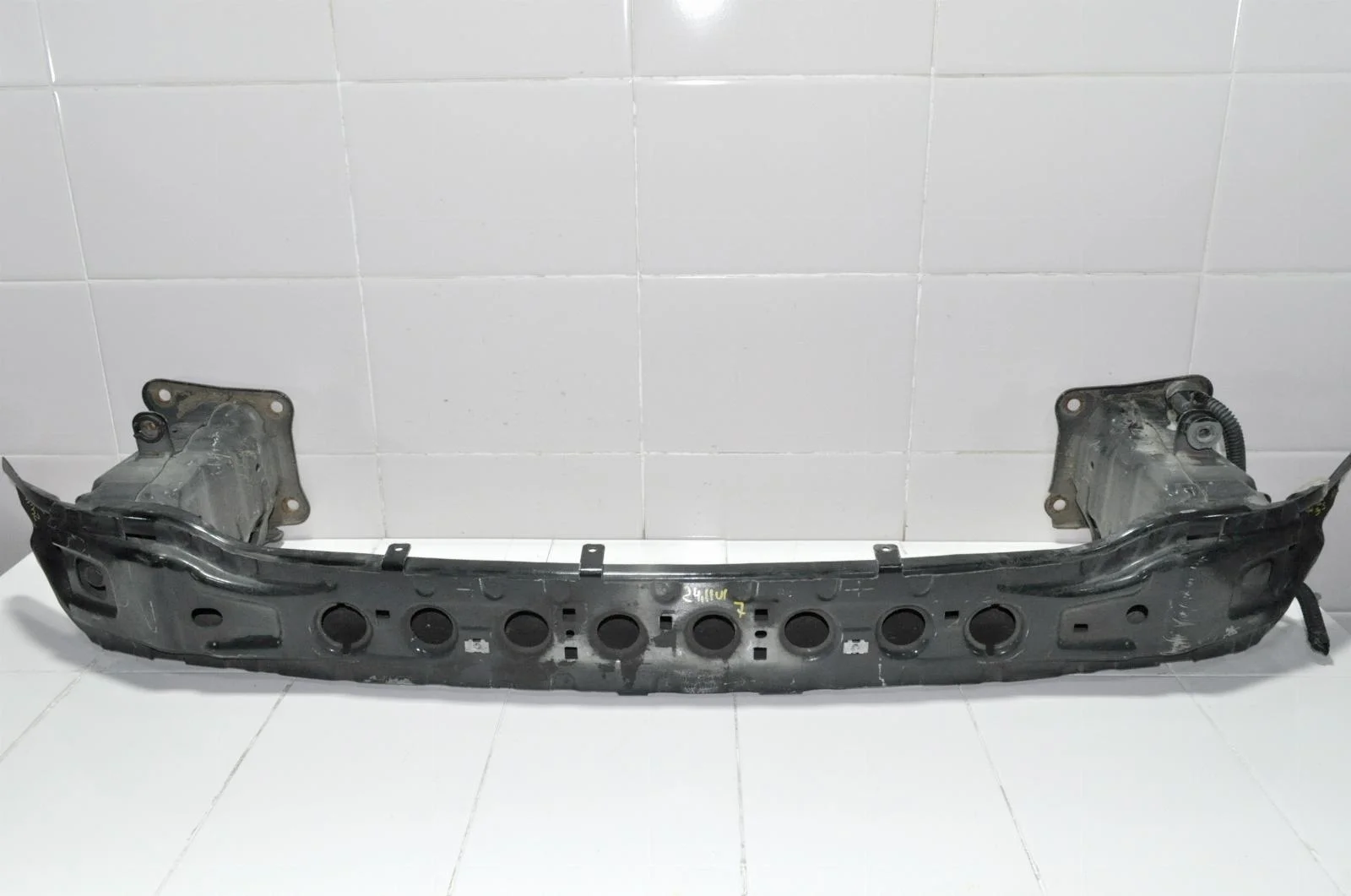 Усилитель бампера Ford Kuga 2015 1918601 CBS, передний