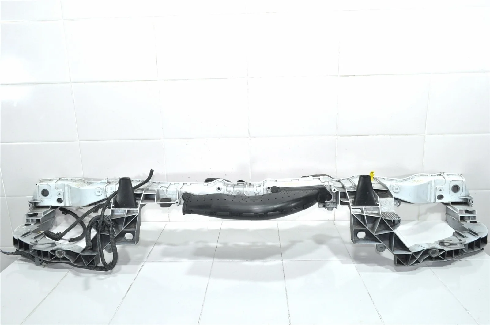 Панель передняя (телевизор) Ford Kuga 2012+ 1788544 CBS