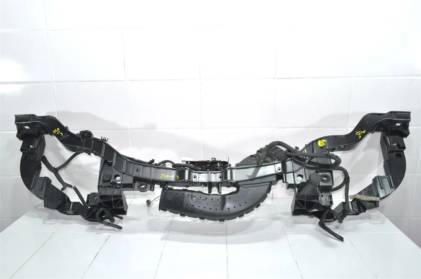 Панель передняя (телевизор) Ford Kuga 2012+ 1788544 CBS