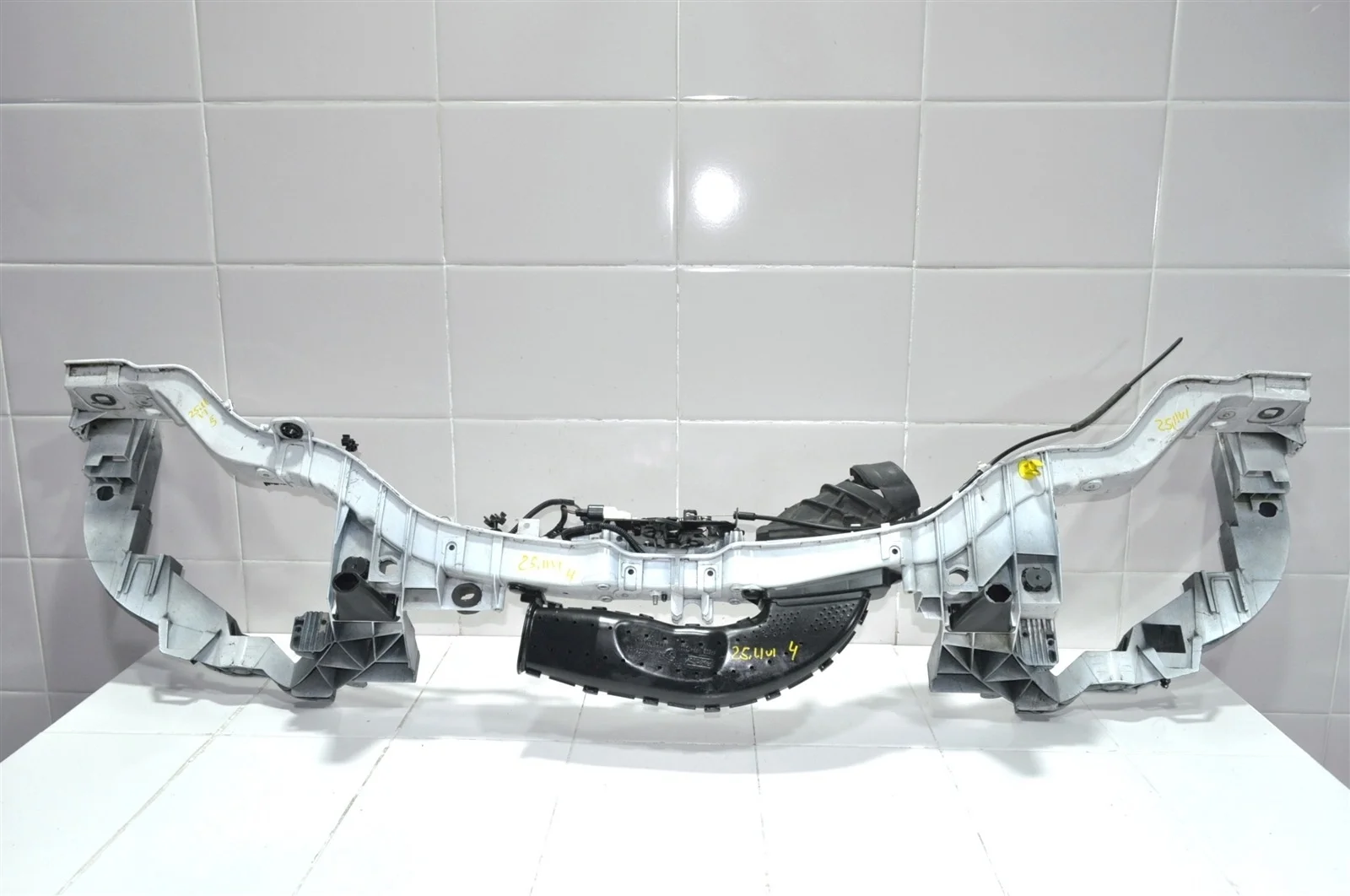 Панель передняя (телевизор) Ford Kuga 2012+ 1788544 CBS