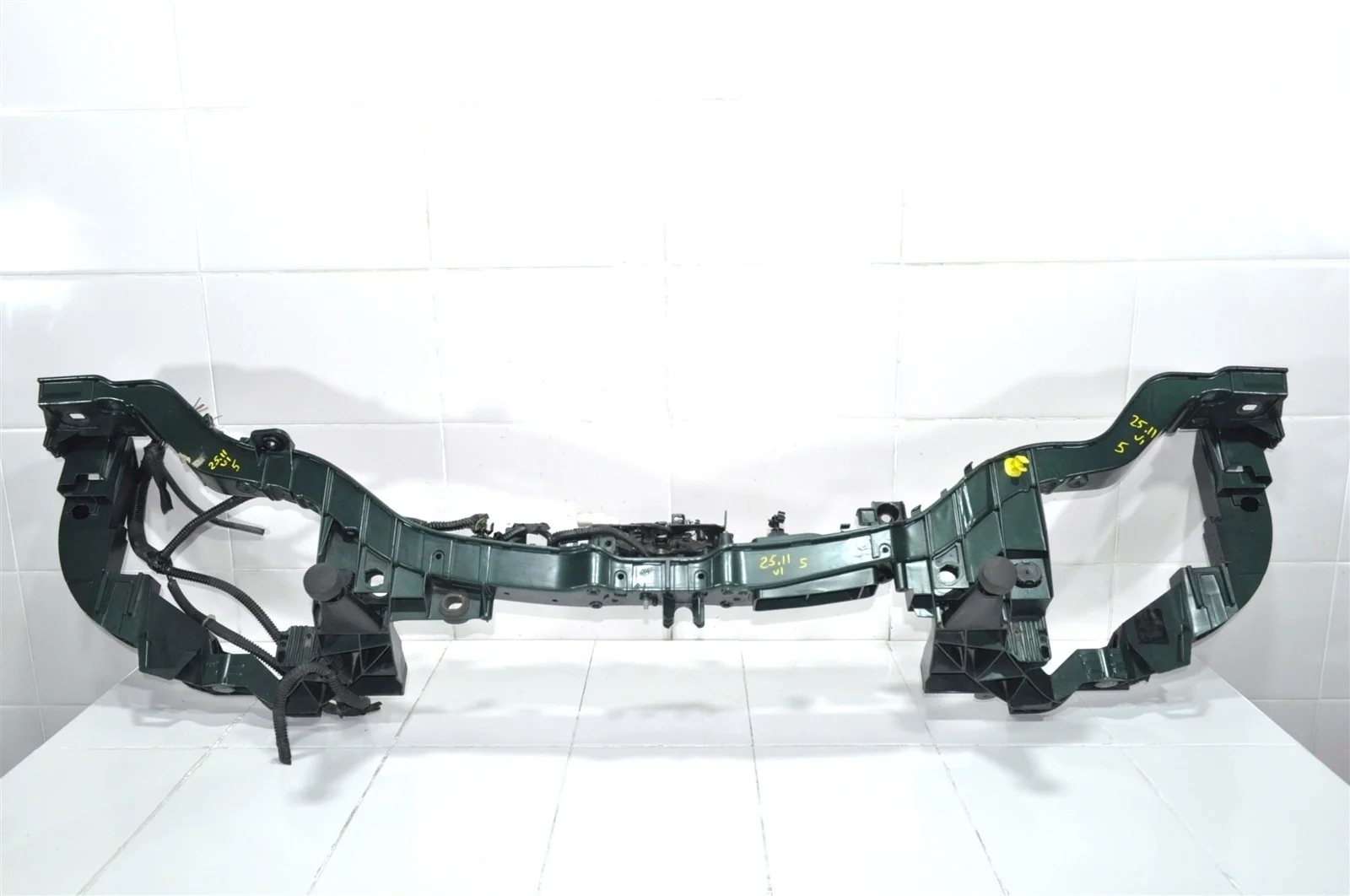 Панель передняя (телевизор) Ford Kuga 2012+ 1788544 CBS