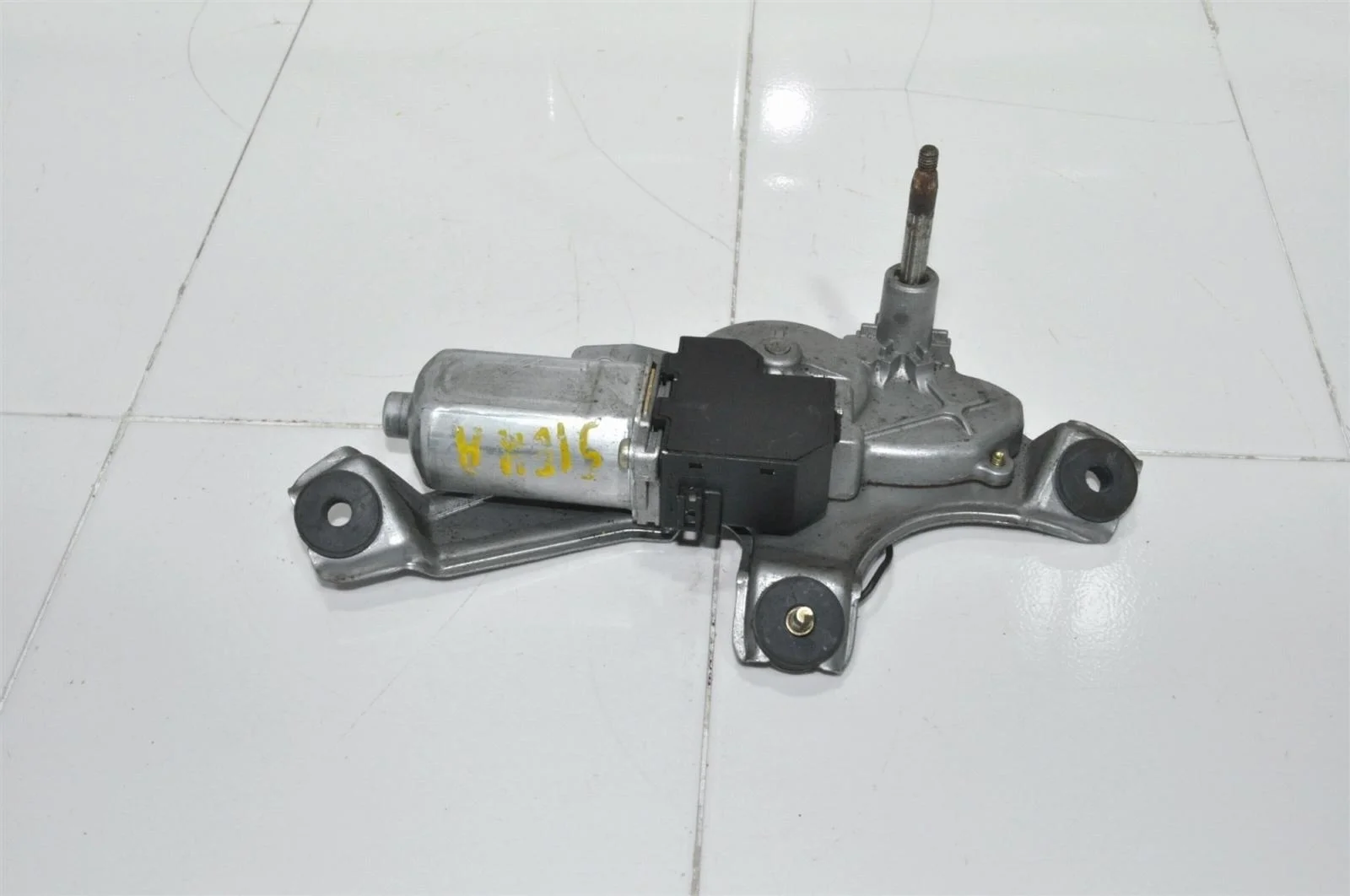 Мотор стеклоочистителя TOYOTA SIENNA 2003-2010 85130AE010 2, задний