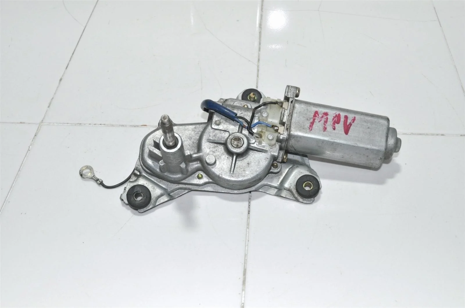 Мотор стеклоочистителя Mazda MPV 1999-2006 LC6267450 LW, задний