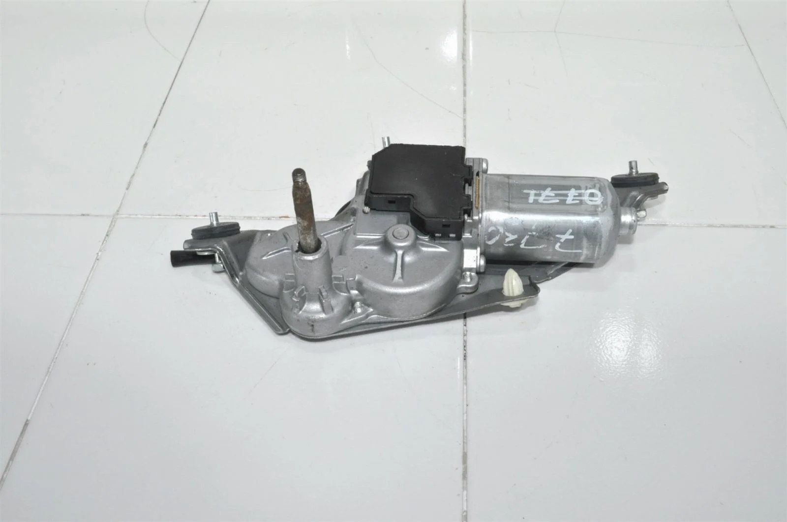 Мотор стеклоочистителя TOYOTA SIENNA 2003-2010 85130AE010 2, задний