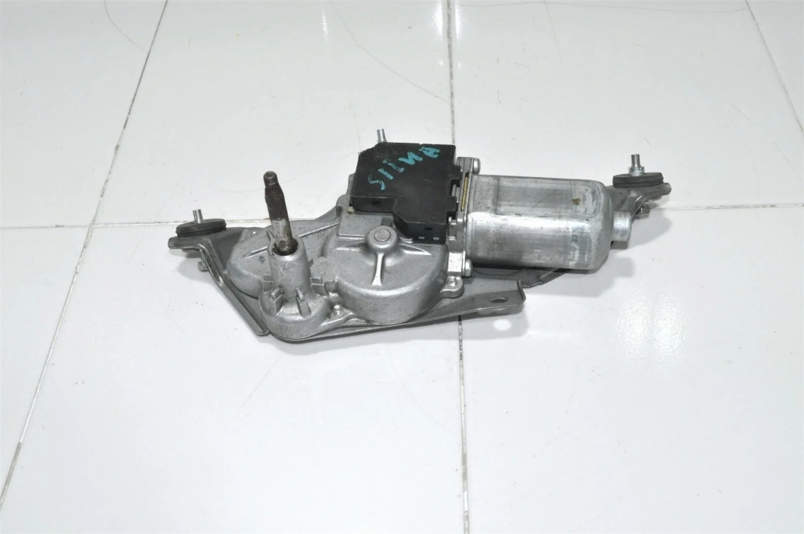 Мотор стеклоочистителя TOYOTA SIENNA 2003-2010 85130AE010 2, задний