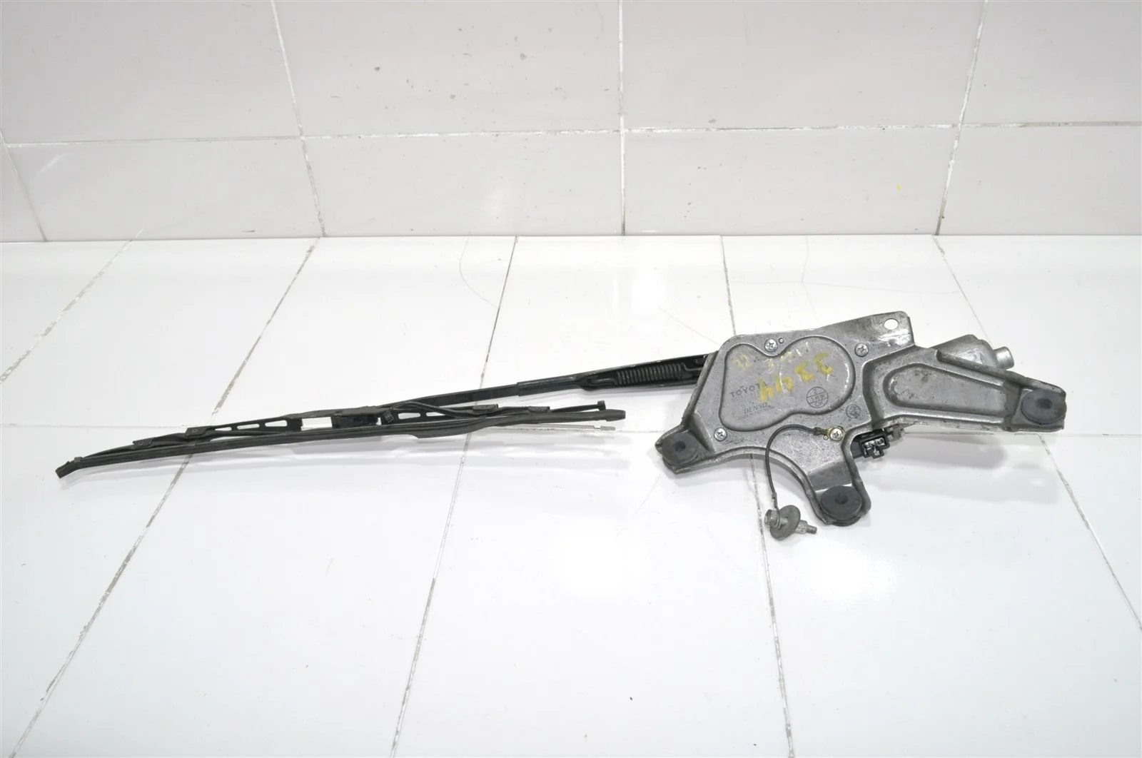 Мотор стеклоочистителя TOYOTA SIENNA 2003-2009 85130AE010 2, задний