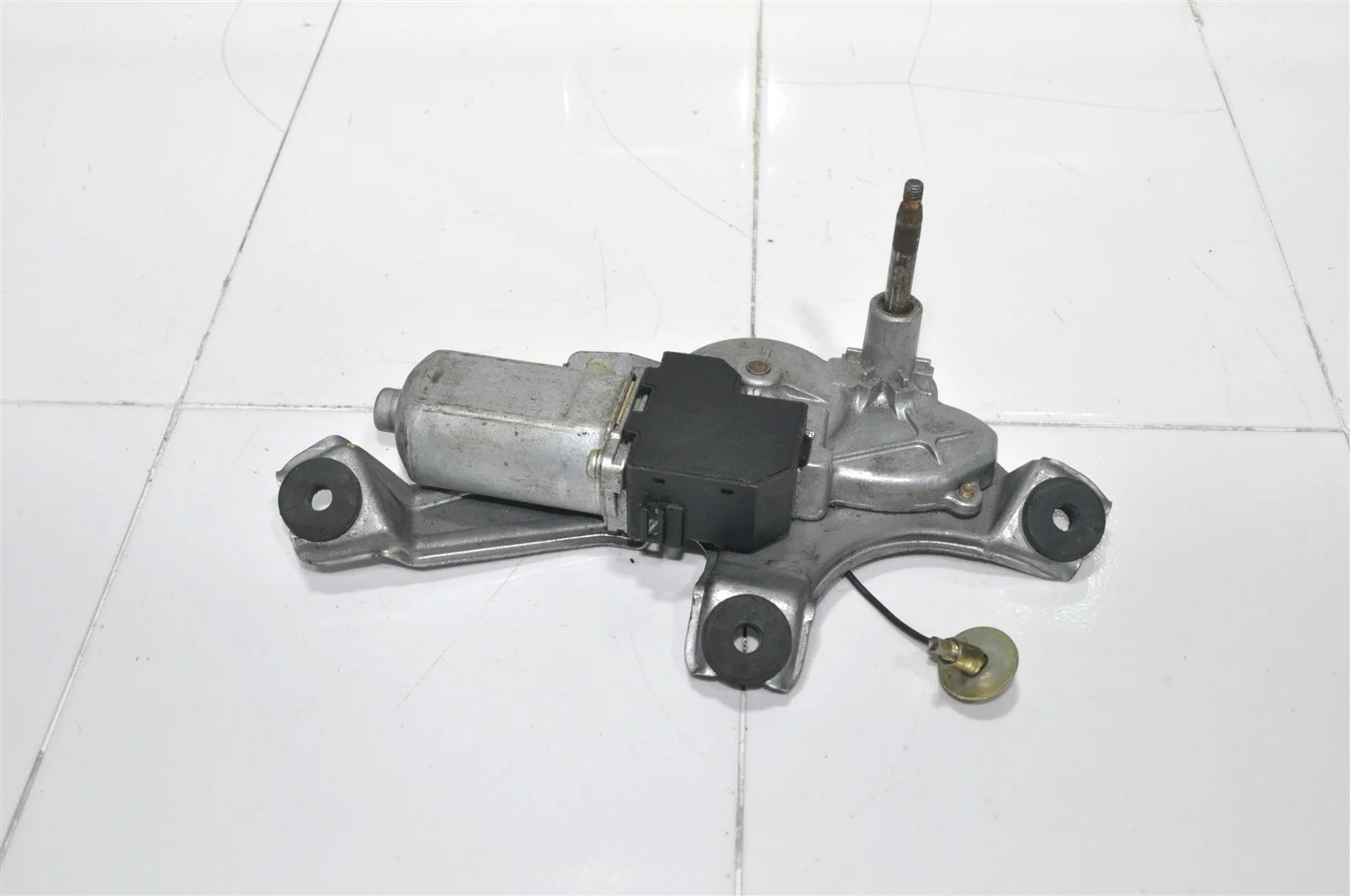 Мотор стеклоочистителя TOYOTA SIENNA 2003-2010 85130AE010 2, задний