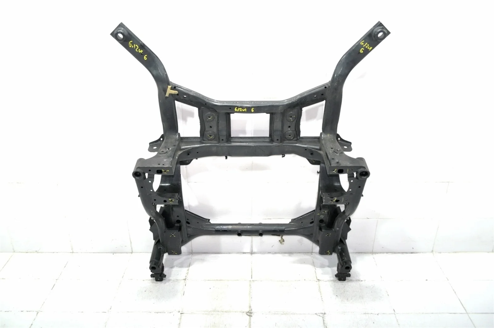 Подрамник LAND ROVER RANGE ROVER VELAR 2017+ LR090443 L560