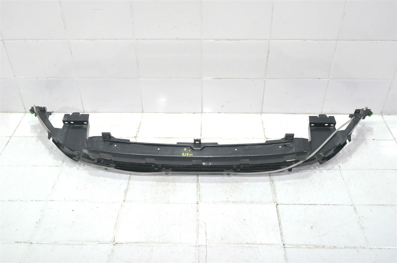 Кронштейн бампера LAND ROVER DISCOVERY SPORT 2015+ LR061238 L550, передний
