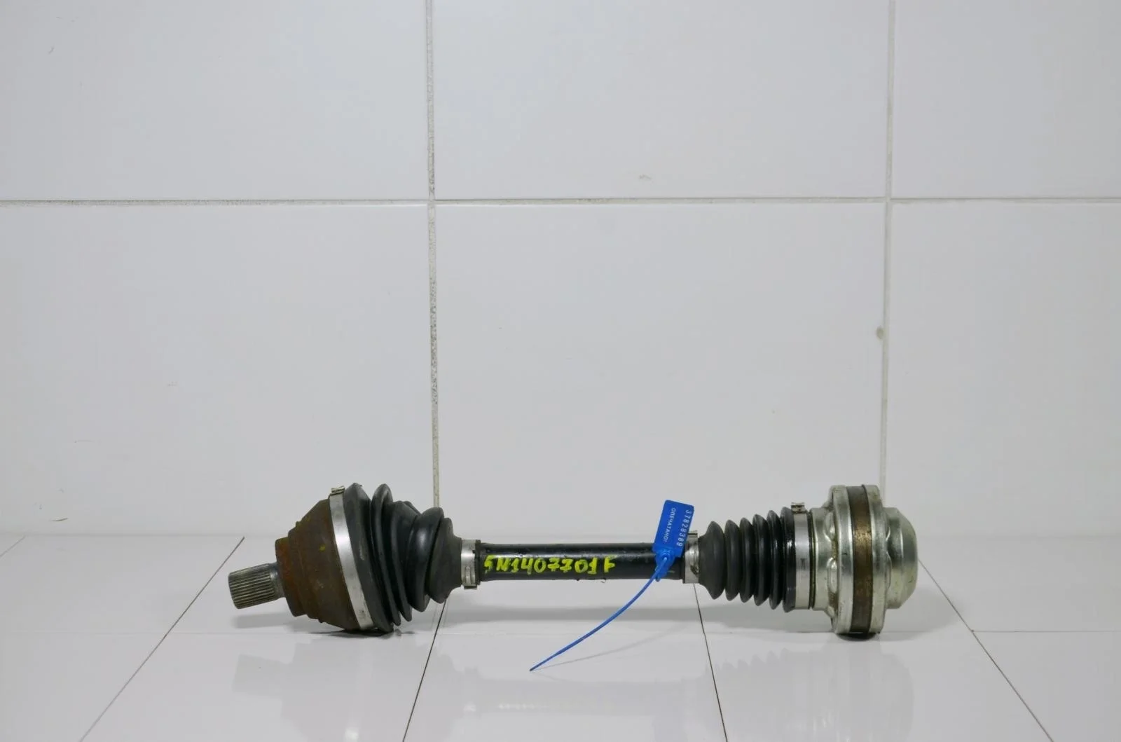 Привод VOLKSWAGEN TIGUAN 2008+ 5N0407763D 5N, передний левый