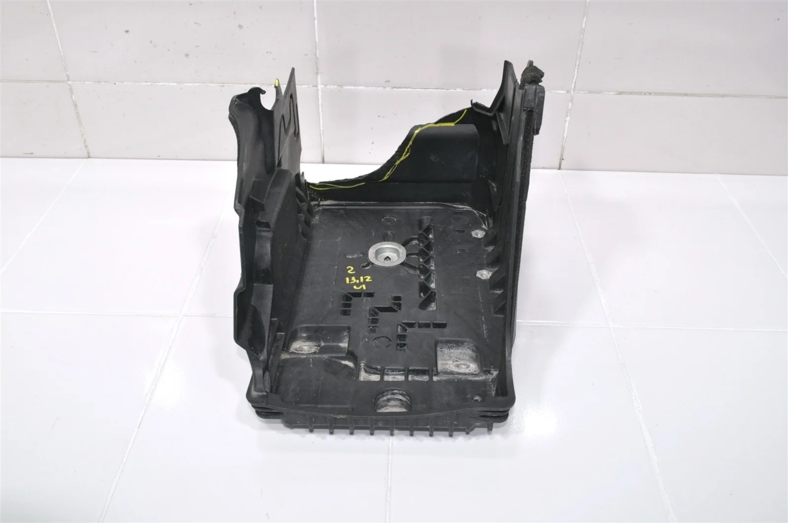 Площадка АКБ Land Rover RANGE ROVER EVOQUE 2011-2018 LR017334 L538