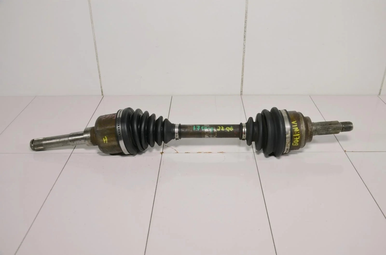 Привод FORD ESCAPE 2002 YL8Z3A427CA EP