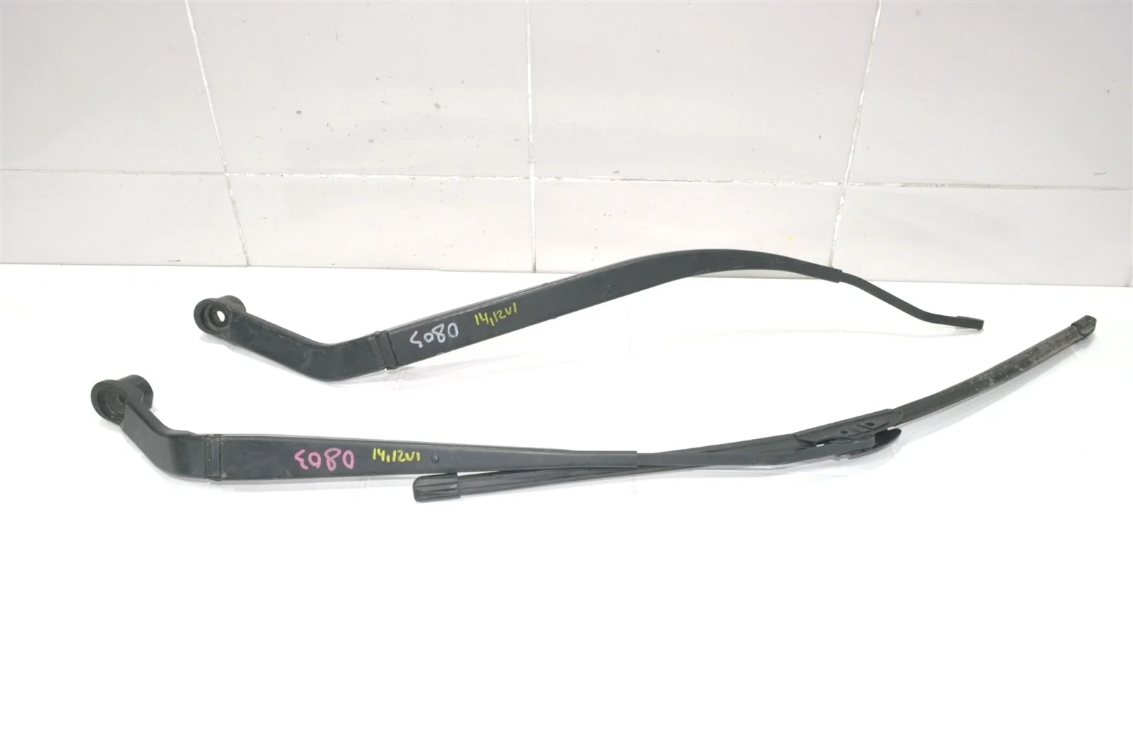 Поводок стеклоочистителя (К-кт) MITSUBISHI OUTLANDER 2012+ 8250A586 GF, передний