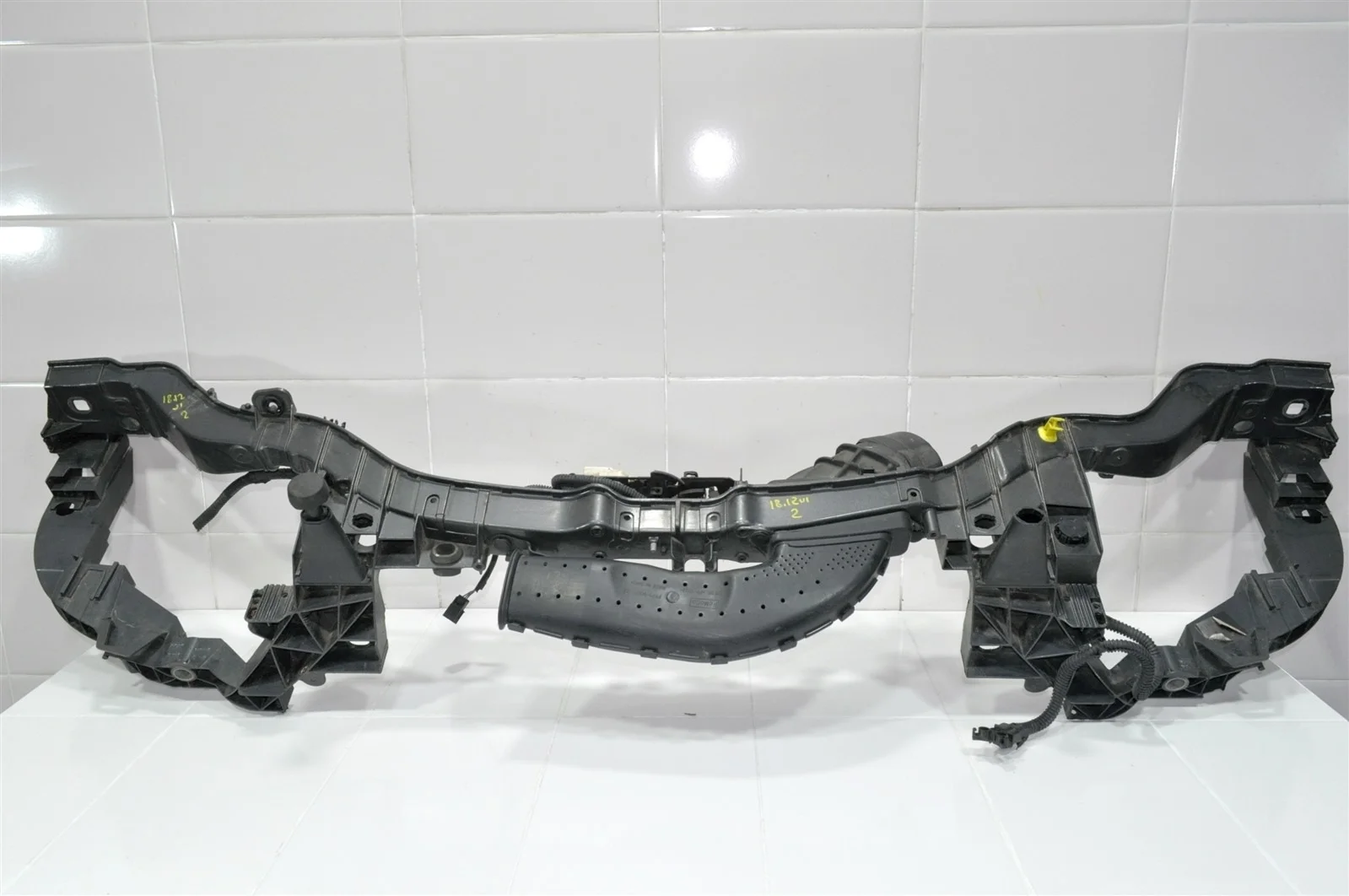 Панель передняя (телевизор) Ford Kuga 2012+ 1788544 CBS