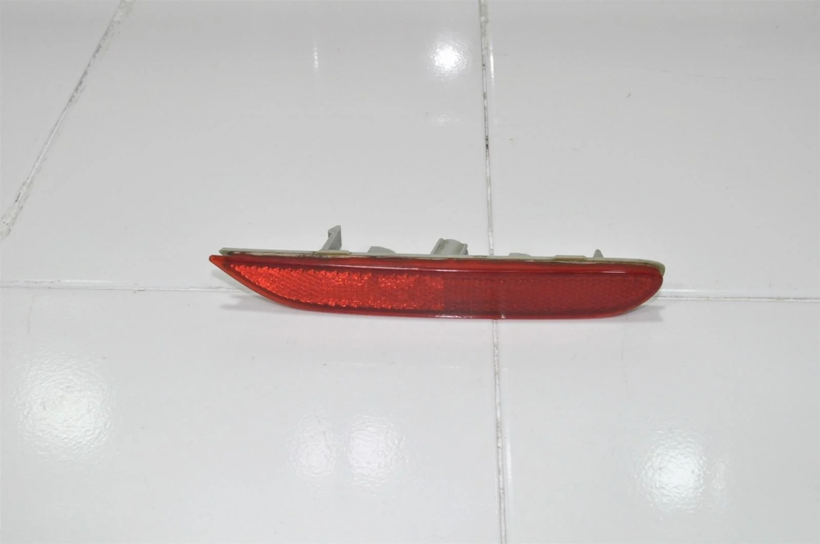 Отражатель NISSAN QASHQAI 2013+ 26560JJ90A J11, задний правый