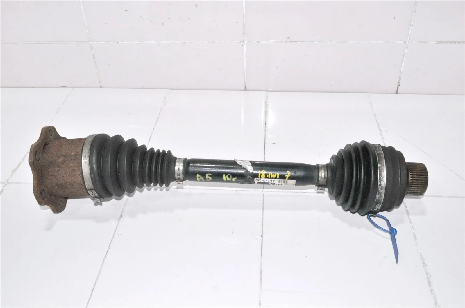 Привод AUDI A4 2007+ 8K0407271P B8, передний