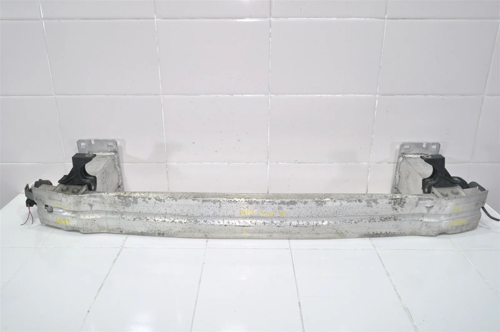 Усилитель бампера AUDI Q5 2008-2017 8R0807113B 8R, передний