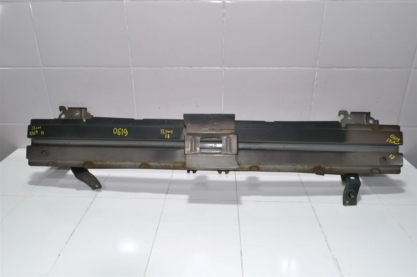 Усилитель бампера MITSUBISHI OUTLANDER 2012+ 6400F231 GF, передний