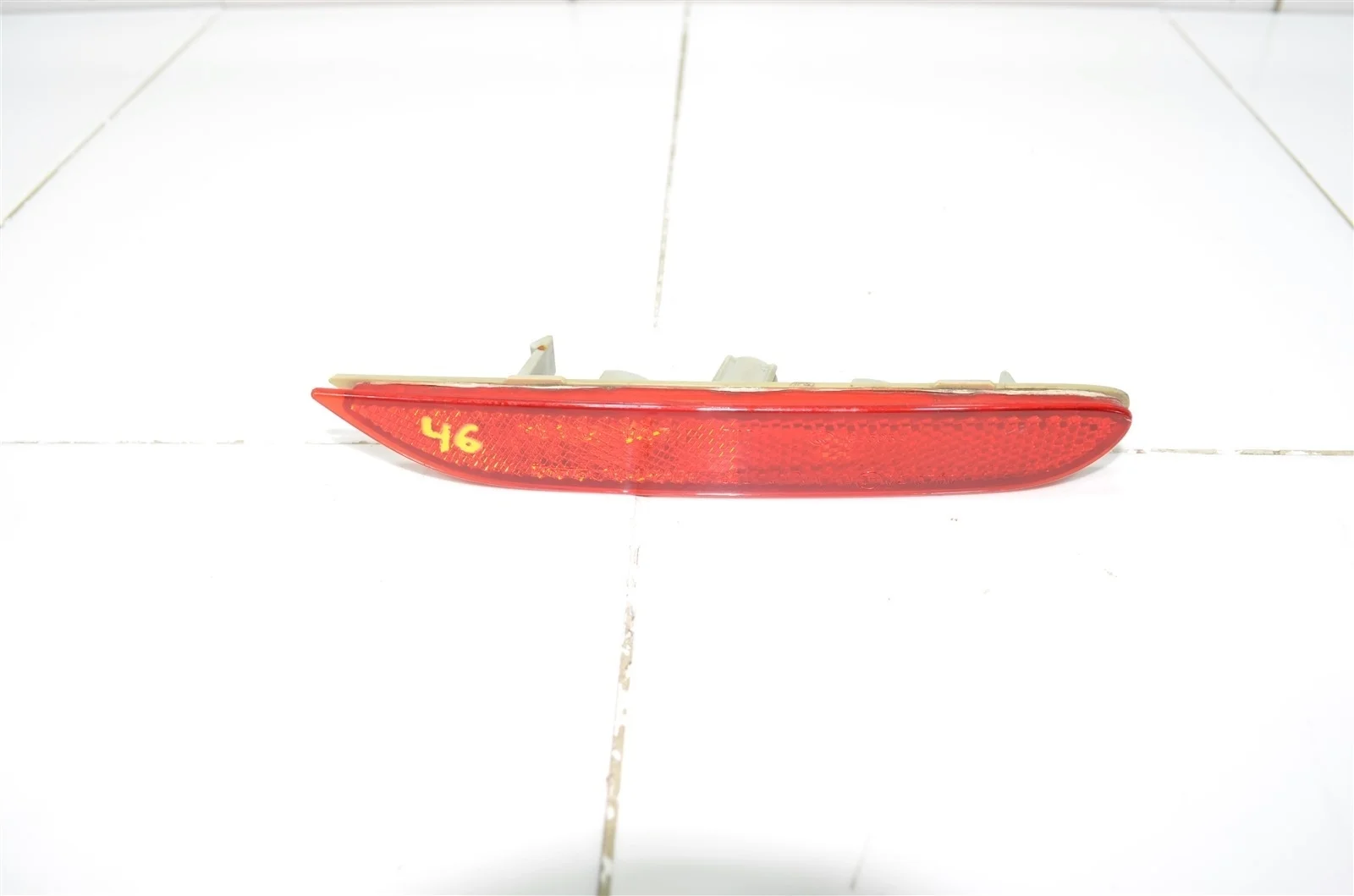 Отражатель NISSAN QASHQAI 2013+ 26560JJ90A J11, задний правый