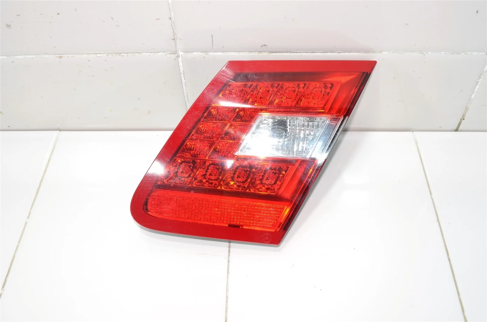 Фонарь MERCEDES-BENZ E-Class 2009+ A2128203264 W212, правый